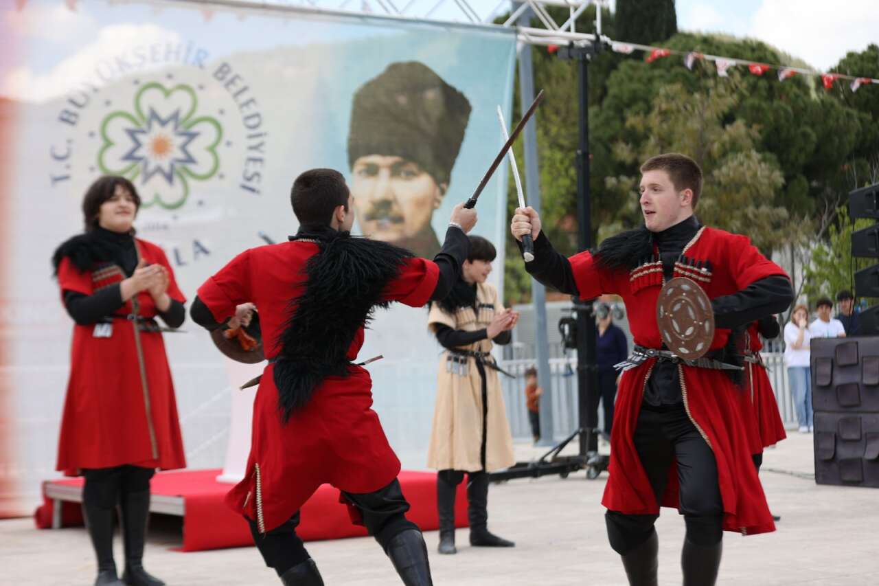 Muğla’da 23 Nisan Coşkusu: Çocuklar Bayramı Doyasıya Yaşadı 4